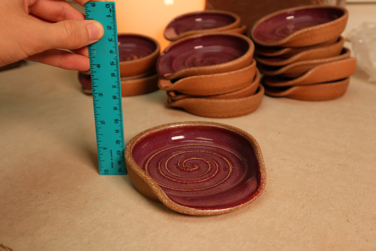 spoon rest | raspberry