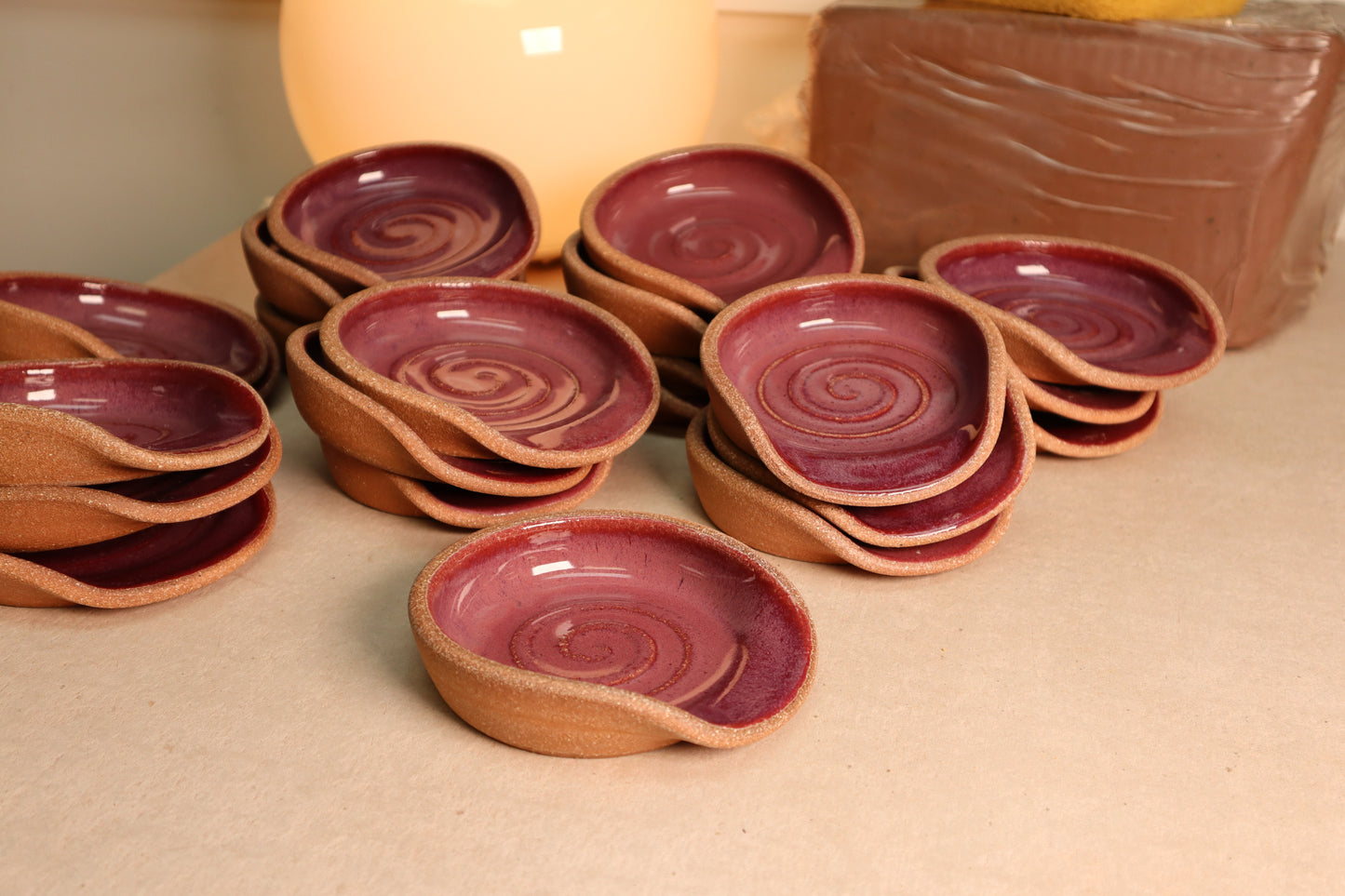 spoon rest | raspberry