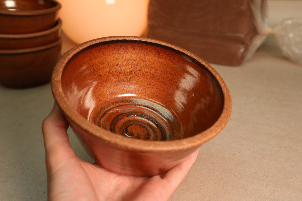bowl | iron red