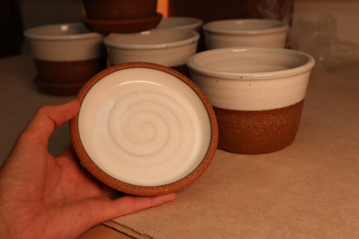 planter | white