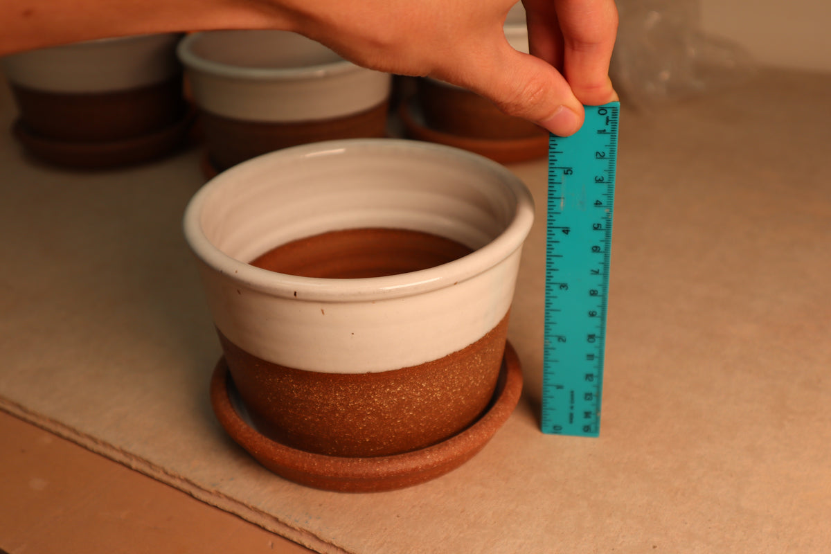 planter | white
