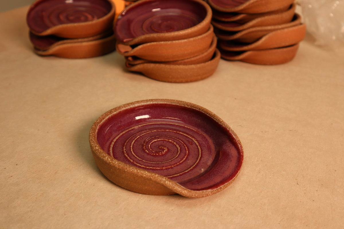 spoon rest | raspberry