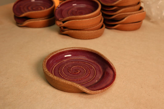 spoon rest | raspberry