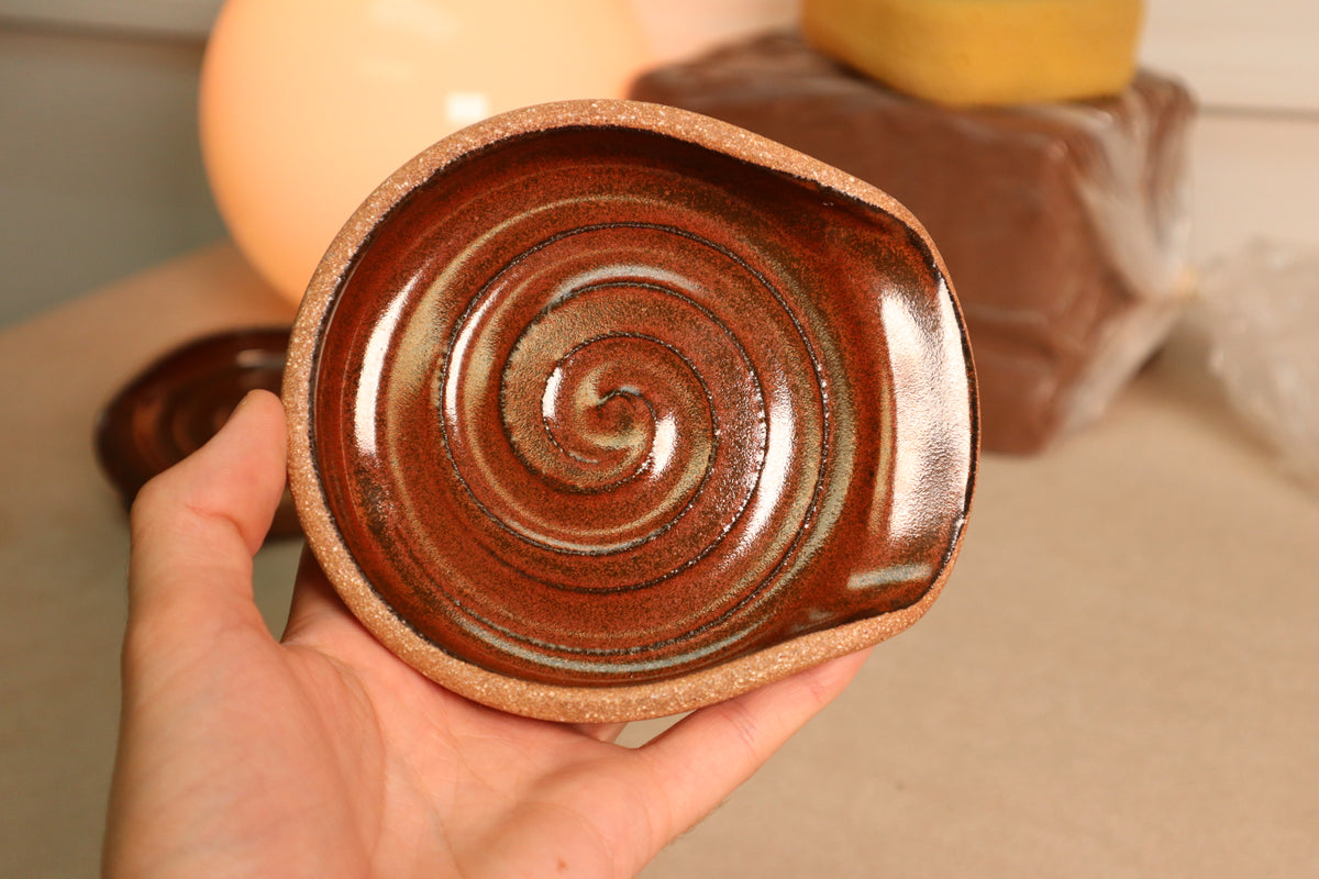spoon rest | iron red