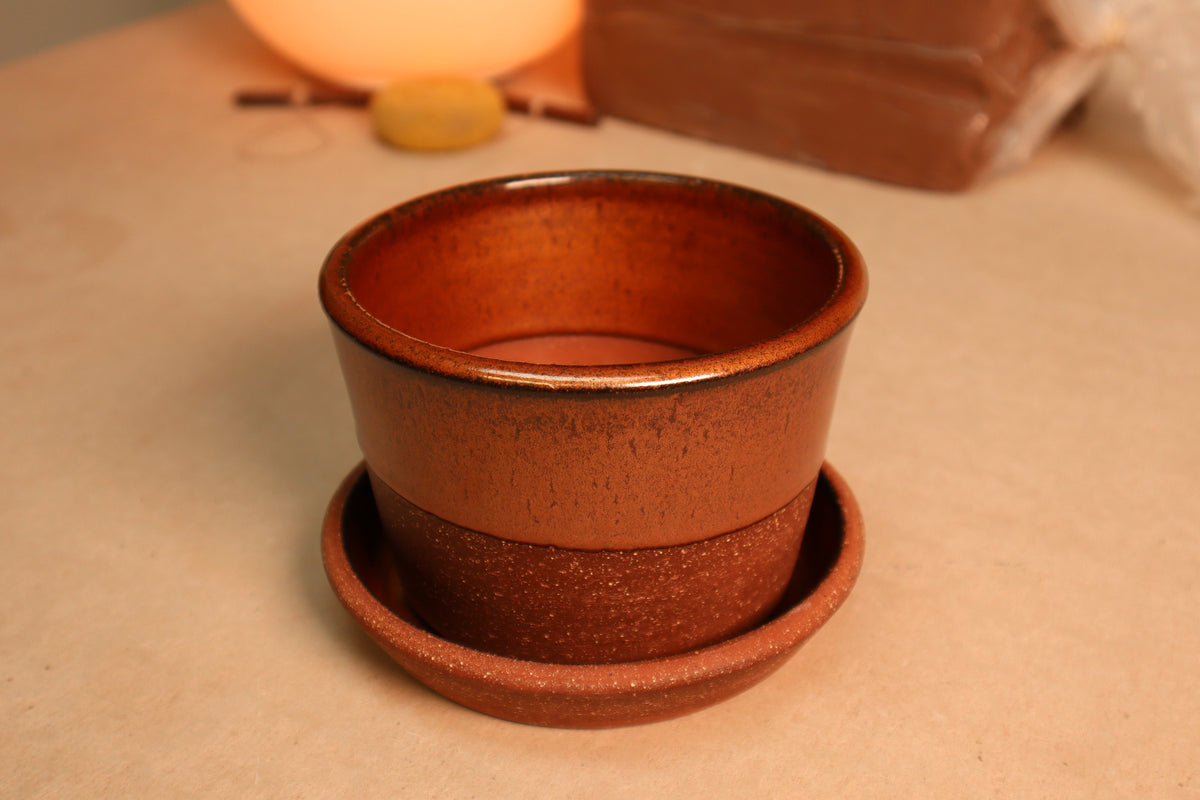 planter | iron red | one-off
